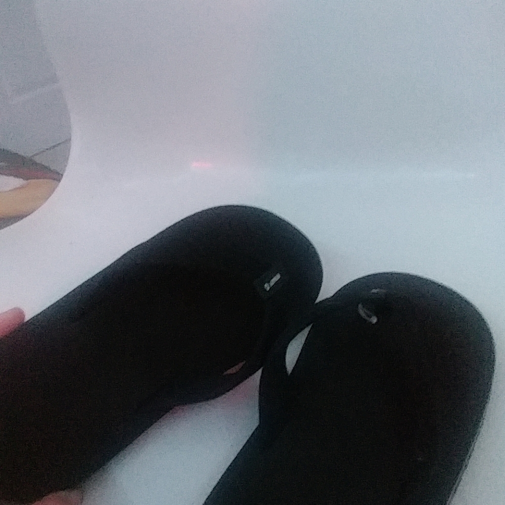 Shoes - Picture 2 of 4